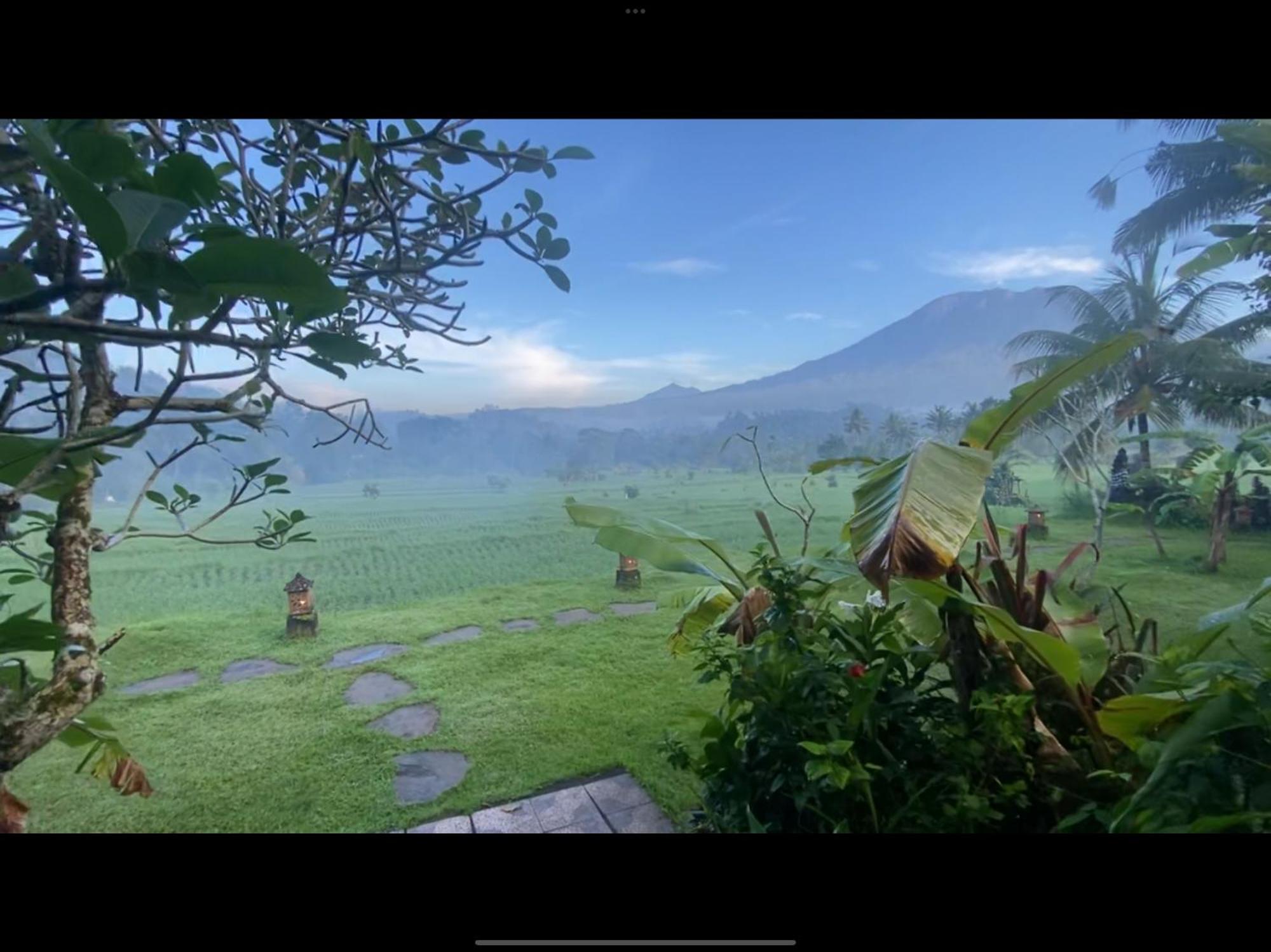 Great Mountain Views Villa Resort Selat Bagian luar foto