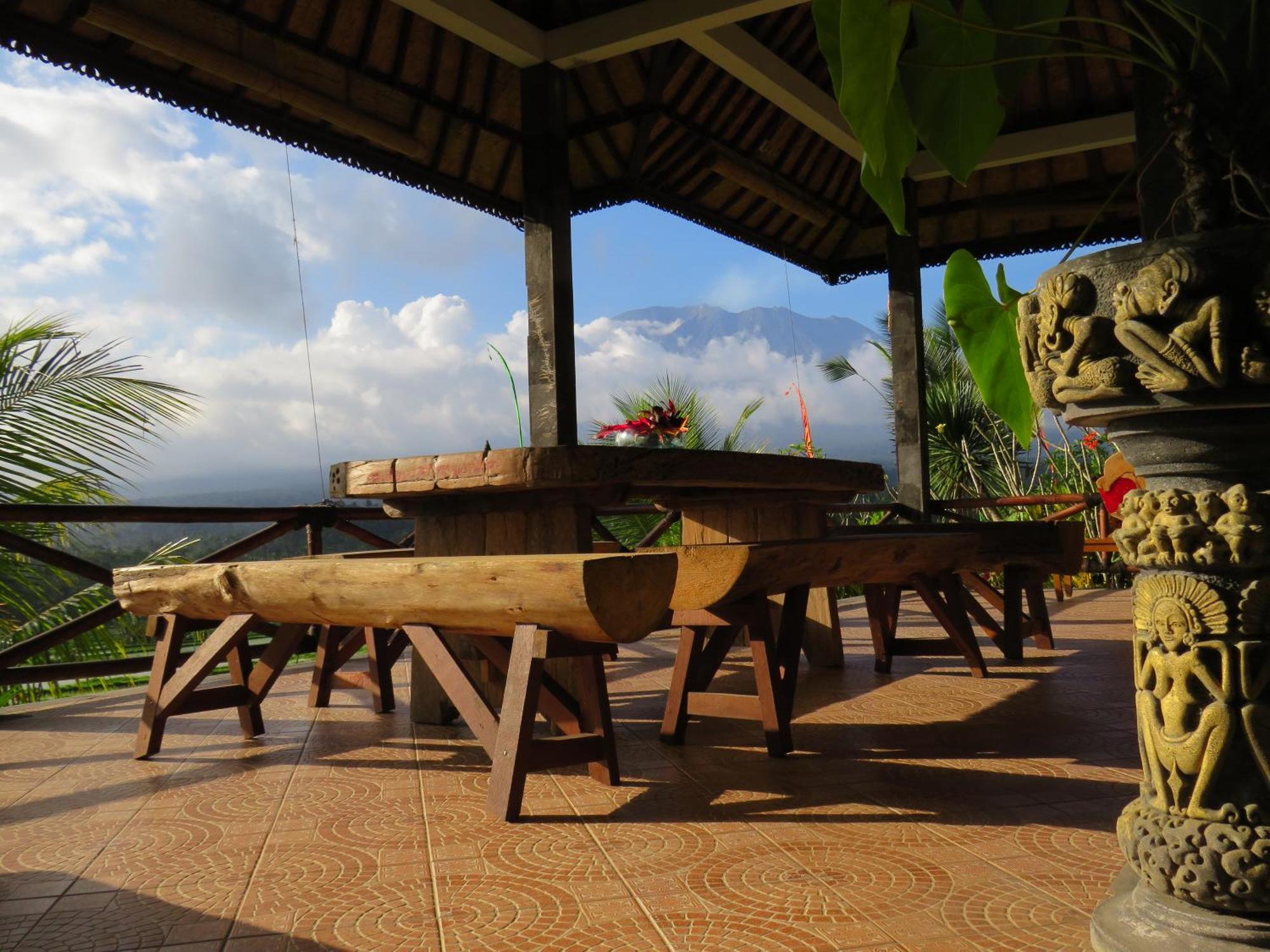 Great Mountain Views Villa Resort Selat Bagian luar foto